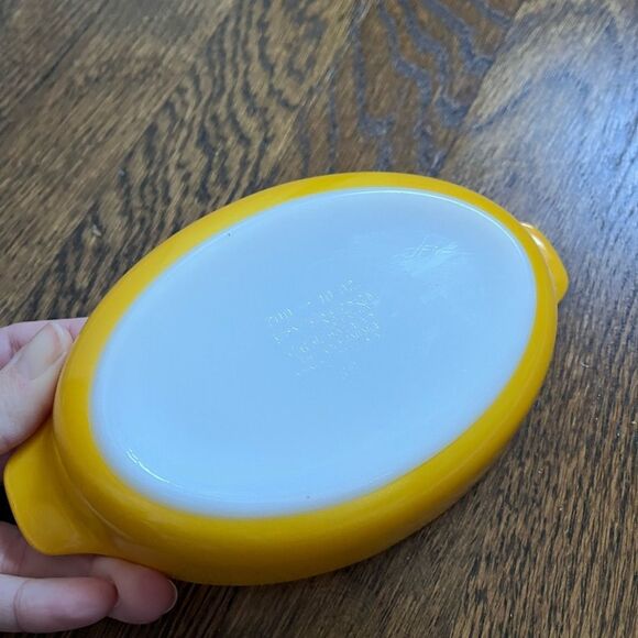 Vintage Pyrex “lemon” baking glass - Picture 2 of 7
